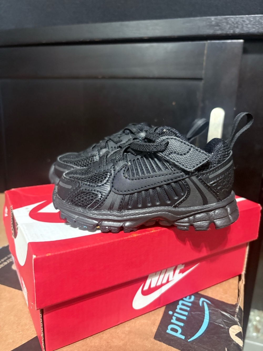 Nike Kids Black Hook-and-Loop Athletic Sneakers